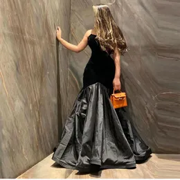 Vestidos de Noche negros de sirena de terciopelo de Dubái, vestidos formales de fiesta de graduación para mujer, sin mangas, plisados, fruncidos, árabe saudí, 2023