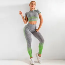 Set attivi 2 pezzi Tuta sportiva da yoga Manica corta Fitness Crop Top Leggings senza cuciture Collant Abbigliamento sportivo da donna Set da palestra Abbigliamento da allenamento