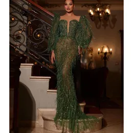 Green Mermaid Prom -klänningar Lång ärmar V Neckapplikationer Sparkly paljetter 3D spets ihåliga pärlor golvlängd fjäder formella aftonklänningar plus storlek skräddarsydd