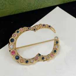 빈티지 컬러 다이아몬드 핀 이중 문자 디자이너 브로치 상자가있는 다채로운 라인 석 브로치