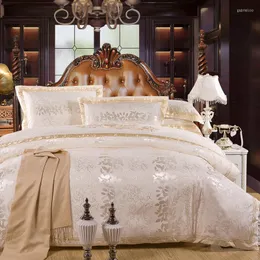 Bedding conjuntos 4pcs luxuosos cetim jacquard bordado canteiro conjunto de lençóis de ponta de bordado de tamanho duplo king size de plataforma de edredão