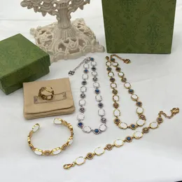 Classic Daisy Flower Necklace Jewelry Set Tiger Head Pendant Armband Women Golden Designer Rings With Box