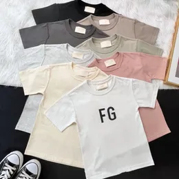 barnkläder designer T-shirts pojkar tshirts flickor Letter Kortärmad T-shirt barn Sommarkläder Fritidskläder barn ungdom småbarn inf p4n8#