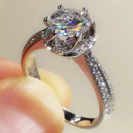結婚指輪のトレンド女性のための永遠の華麗なCZ気質エレガントな結婚婚約アクセサリークラシックジュエリー