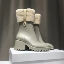 Moda platform ayakkabısı Betty Rain Boots Kauçuk Kneehigh Kadın Tasarımcı Botlar Su Geçirmez Yüksek Topuk Yağmur Ayakkabıları Betty PVC Ayakkabı Çok Renk NO237