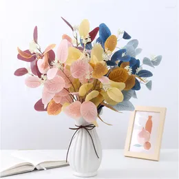 装飾的な花5pcs 3フォーク人工植物ユーカリのユーカリは、結婚式のホームルームの装飾シミュレーショングリーン植物のために花を残します