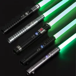 LED Light Sticks 80cm RGB Metal LightsAber med 16 färger 16 Set Sound Fonts Cosplay Prop Heavy Dueling Saber Children Glow Toy Laser Sword 230110
