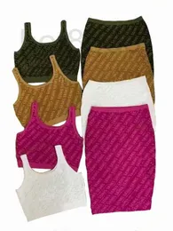 Tvådelad klänning Designer Kvinnor Stickad Casual Präglat 3D Relief Letter High Quality Dam Stickad Tank Top Kjol 4 Färger RYA7