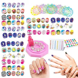 Skönhet mode DIY Candy Child Nail Stickers Kids False Girls Cartoon Press On S Colorful Full Cover S Söta Manicure Toys 230111