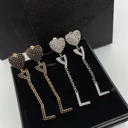 Women Elinings Designers Stud Fashion Hoops Diamond Letters Luxurys Heart Love Earrings Austories Jewelry for Wedding Birthday Party Gifts