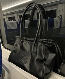 Luxurys Designers Handbags Women Shoulder Bag Totes Shopping Crossbody Wallet Lady Clutch Purse