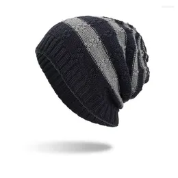 Berets Plus Velvet Winter Warm Warm Hat Beanie Fashion Caps للرجال تحمي الأذن تزلج ركوب الدراجات السميكة السميكة