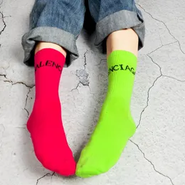 Designer Farbbrief Socken Mode Neuheit Harajuku Beschriftung Socken M￤nner Frauen Baumwoll Skateboard Street Freizeitsocke