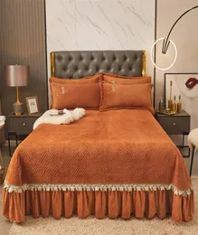 Sängkjol Luxury Högkvalitativ fast färg quiltad kristall sammet spetsar ruffles säng bättre madrass omslagskuddar sängkläder set3077672