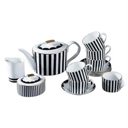 Strips de estilo europeo China Bone Coffeware Sets White y Black Goose Huevo Coffee Coffee Coffee Set270i