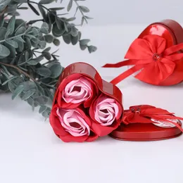 Dekorative Blumen, 3 Stück, schnelle Handwäsche oder luxuriöses Bad, Valentinstag-Seife, Rosenblütenblatt in Herzbox, Blume mit darauf