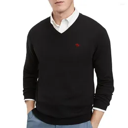 Męskie swetry miękki bawełniany sweter mężczyźni jesienne zimowe koszulka skoczka szata hombre pull homme hiver pullover v-dółka z dzianiny 8508