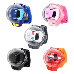 Diecast Model 2 4G Mini Watch Control Portable noszony RC Zabawki dzieci USB ładowanie toon dzieci urodzinowe 230111