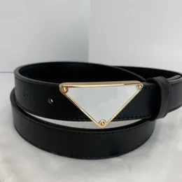 Classic Letter Triangle Buckle Women Belt Fashion Casual All-match Mens Womens With Shorts Skirt Business Formal Jeans Belts Luxury Designer Belt