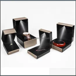 Pudełka biżuterii kreatywne pierścionek zaręczynowy LED wisiorek niestandardowy elegancki oświetlone pierścienie magazynowe pudełko na prezent Pakowanie prezentowe hurtowe OTS32