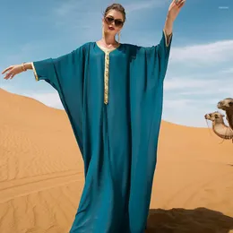 Etniska kläder blygsamma mode abaya dubai klänning turkiska kvinnor kaftan marocain lös bat ärm robe de moda musulman djellaba femme