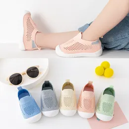 First Walkers Kids Shoes Shoils Sneakers منسوجة أحذية ذبابة الأطفال أطفالًا متوكينًا غير رسميون أحذية رياضية صيف الخريف لمدة 0-3 سنوات 230114