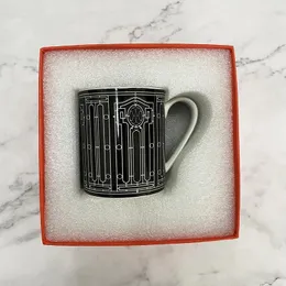 Filiżanki spodki 2023 Ceramiczny kubek kawy z ręcznie robioną herbatą Puchar Travel Kitchen Strale Nordic Decor Decor Pudełko prezentowe