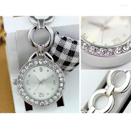 Pocket Watches Exquisite Crystal Metal Watch Woman rostfritt stål kvarts brosch klocka guld silver strass bärbar