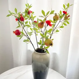 Flores decorativas 4 PCs 2 Cabeças Ramo de romã rasgado com folhas frutas artificiais vermelhas para decoração de jardim em casa