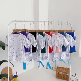 Babykläder sätter barn pojkar designer tshirts shorts flickor kläder sommar lyxig rädsla träning barn ungdomar kläder kort ärmskjorta 06hk#