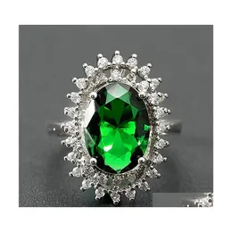 Anelli a grappolo Vintage ovale verde cristallo Smeraldo Pietre preziose Diamanti per le donne Oro bianco Sier Colore Gioielli Bague Bijoux Regali per feste Dhggs