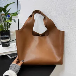 Axelväskor vintage casual tote damer stora handväskor designer kvinnor väska set fast färg rese kvinnlig brun säck en huvud 230116