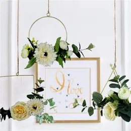 装飾的な置物フローラルゴールドメタル幾何学フープリース人工花飾り飾りペンダントと装飾オブジェクトのバラ