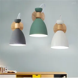 Lampy ścienne Nordic lite drewniane sypialnia światło nowoczesne Macaron Lampa E27 Minimalistyczna studium salonu Dostosowanie głowica oświetlenie wewnętrzne