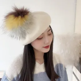 Berets 202310-YY Drop Winter Wool Patchwork Colored Real Raccoon Pompon Fashion Lady Beret Hat Women Leisure Painter