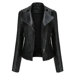 Женская кожаная фальшивая черная куртка женщин 2023 rivet moto biker Zipper Ladies Spring осенний пальто