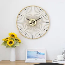 壁時計金錬鉄リビングルーム時計北欧ミニマリストクリエイティブライトラグジュアリーモダンデザインの装飾