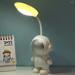 Bordslampor 1 Set LED -lampa Kreativ hög ljusstyrka astronaut nattljus sängplats barn leksak för hushåll