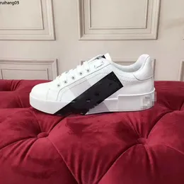 Designer skor mode lyx läder sneakers män kvinnor toppkvalitet plattform skor höjd ökar jogging walk kjm245