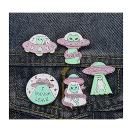 Pins Brooches Europe Spaceship Paint Cat Letter Geametric Round Moon Star Cowboy Pins Unisex Emamel Одежда
