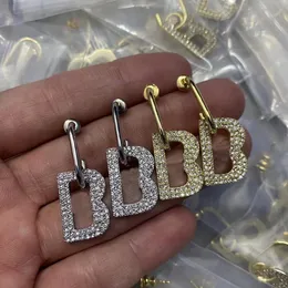 Designer di gioielli ciondola le donne ciondola l'orecchino a bottone nuovo marchio a forma unica lettere B ciondolo a forma di cuore con logo lucido non sbiadisce orecchini lampadario BBE1 --04