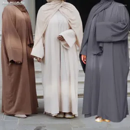Etniska kläder Dubai -stil Abaya sätter kvinnor 3st Ramadan Outfits Muslim Islamic Jilbab Cardigan och ärmlös inre klänning Arab Maxi Robe