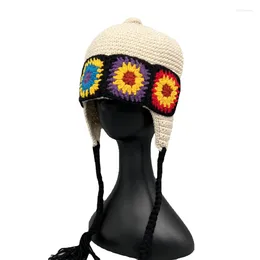 Baskenmützen mit ethnischen Blumen, gestrickt, Ohrenklappen-Mütze für Frauen, handgefertigt, gehäkelt, warme Wintermütze, Herbstmode, klobige peruanische Abdeckung, Ski- und Schneemützen