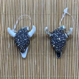 Charms Animal Bull Head Shape Resin Stick Diamond Pingente para jóias DIY Fazendo colar e acessórios de pulseira Tamanho 26x28mm