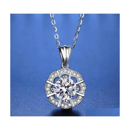 قلادة قلادة عصرية 925 الجنيه الاسترليني Sier 1Ct D Color VVS1 Moissanite Flower Necklace for Women مطلي بالذهب الأبيض GRA DRIP DRONB DHDNB