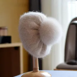 Boinas 2023 Angora malha real pompom pompom fofo boina feminina de luxo viscular o chapéu de inverno de inverno acessório de esqui para ao ar livre