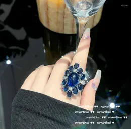 Bröllopsringar av hög kvalitet för kvinnor överdrivna kungblå kristallsimulering safir socker torn ring party uttalande smycken