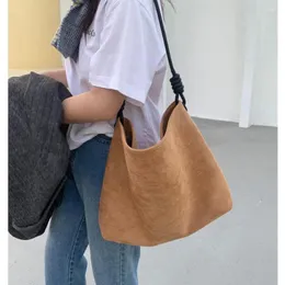Bolsas de camurça de noite de bolsas de camurça vintage fêmea de moda coreana de ombro de ombro de ombro claro Mão casual casual de grande capacidade mensageiro