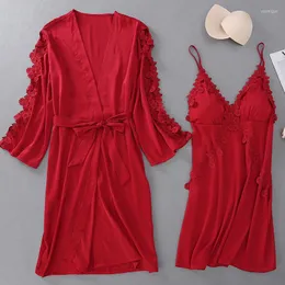 ملابس نوم للسيدات نساء مثير 2pcs مجموعة نوم جوفاء خارج Nightyrobe بدلة الدانتيل Nightdress العروس رداء الزفاف