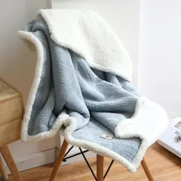 Cobertores Flanela grossa ar-condicionado cobertor preguiçoso lã de lã de lã de inverno de inverno Escritório de cor sólida sofá portátil confortável conveniente conveniente